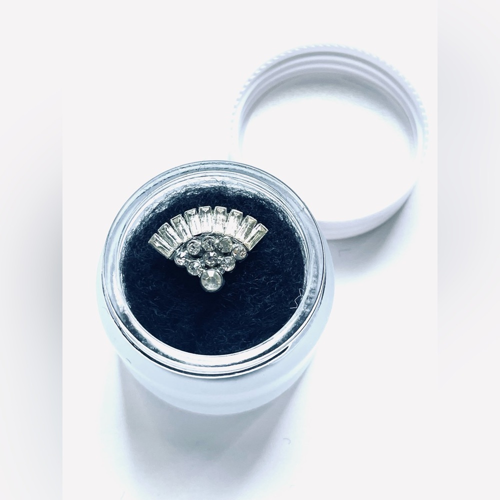 Art Deco Silver Rhinestone Pin - Picture 9 of 10